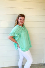 Load image into Gallery viewer, Mint Mojito Wrinkle Gauze Top