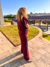 Load image into Gallery viewer, The First Class Set In Burgundy