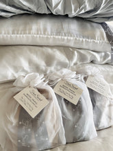 Load image into Gallery viewer, Face Secret Hotel Travel Slipover Pillowcase