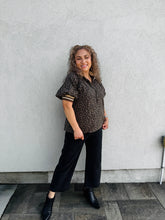 Load image into Gallery viewer, Wild Card Leopard Pattern Short Puff Sleeve Half-Zip Top Multicolor Band Collar