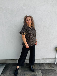 Wild Card Leopard Pattern Short Puff Sleeve Half-Zip Top Multicolor Band Collar