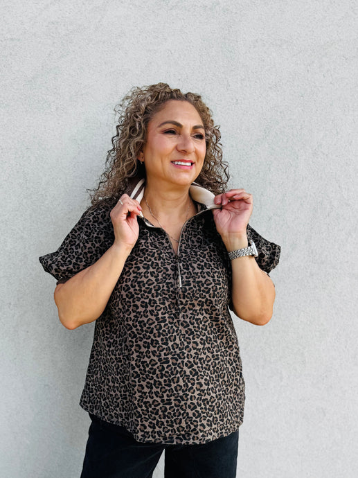 Wild Card Leopard Pattern Short Puff Sleeve Half-Zip Top Multicolor Band Collar