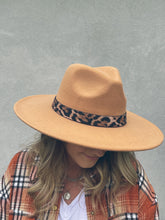 Load image into Gallery viewer, Leopard Band Felt Hat